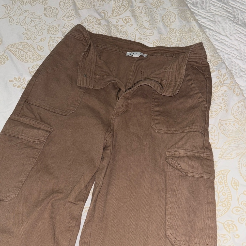 Women’s Dark Camel Colored Cargo Pants - Size Small